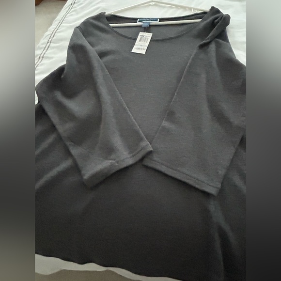 GRAY SCOOPED NECK COTTON TOP SIZE 1X - Picture 1 of 4